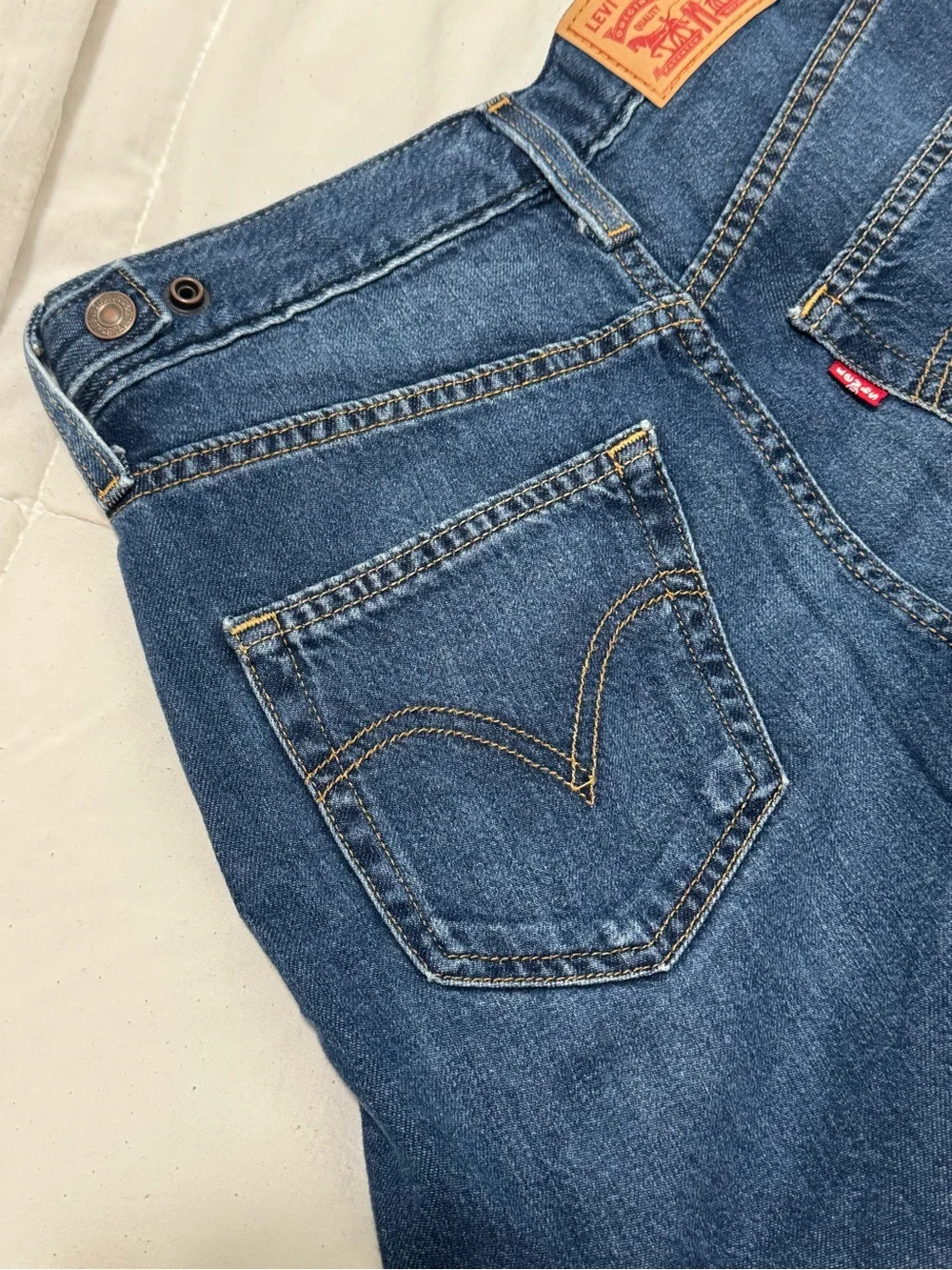 Levi’s Cinch shorts Women's Dark Blue Denim Jean Shorts